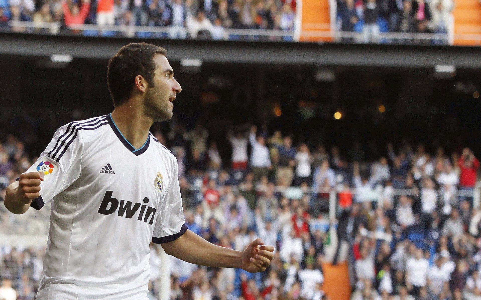 快船队比赛中防守反击效率高，快船队战术