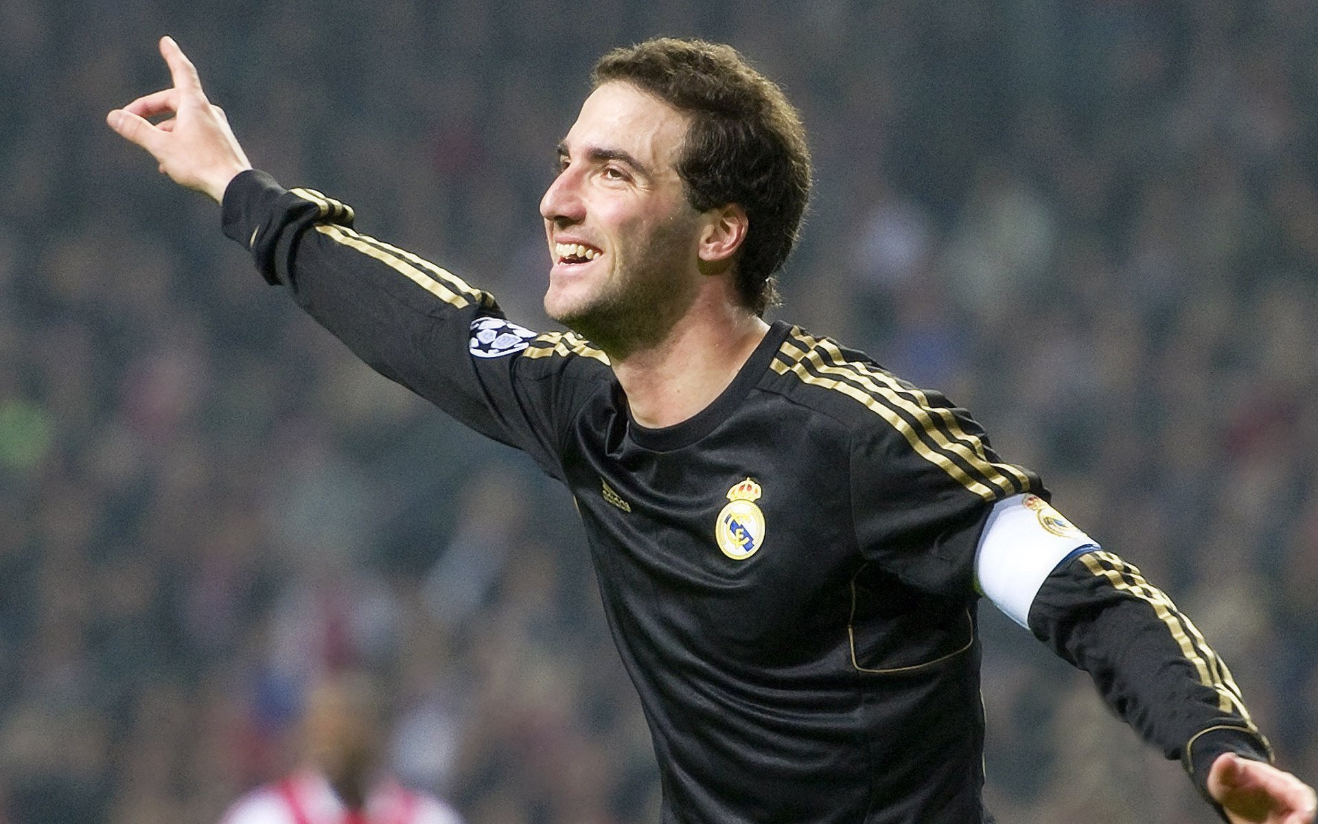 赛场“铁血战士”，他们在欧冠的拼搏故事，herocross铁血战士